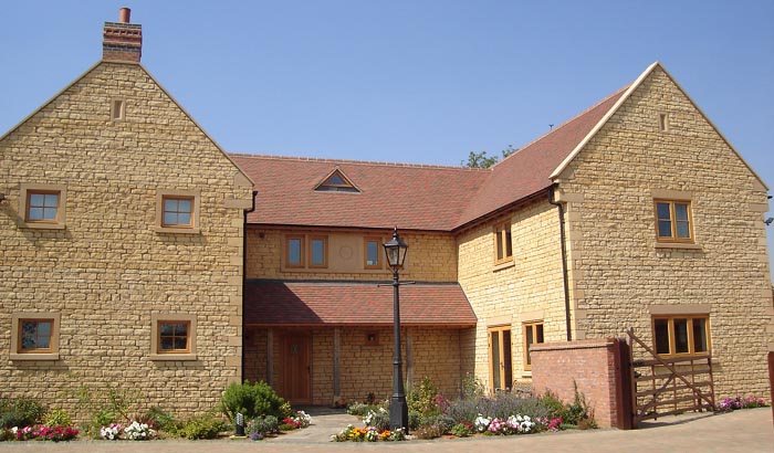 Trafalgar Blend clay roof tiles